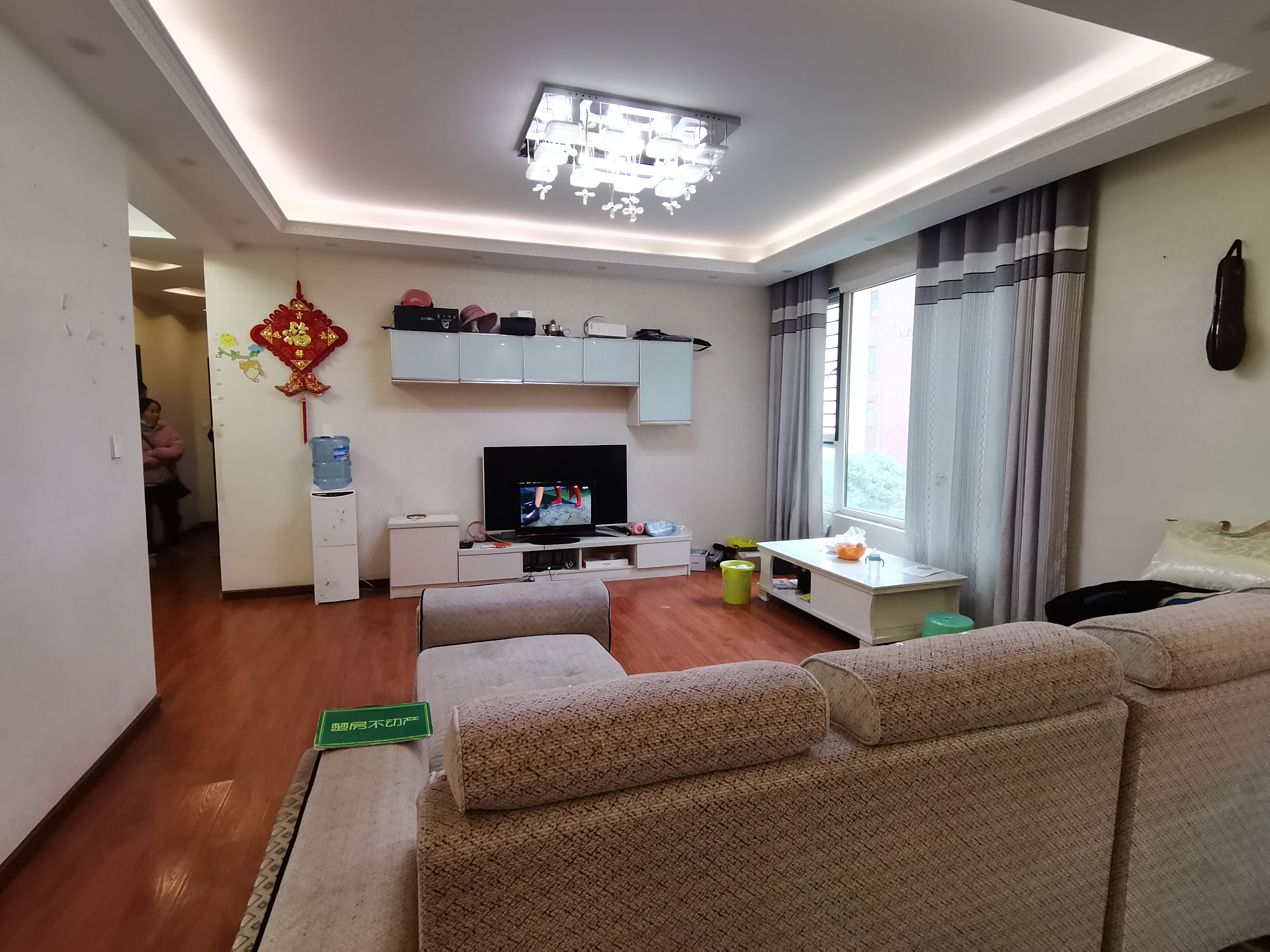 森林国际步梯洋房中间楼层房东诚意出售