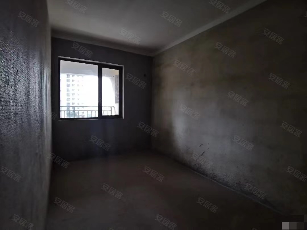 89，房东亏本出，城南森林国际翡冷翠，急卖‼️证满二，小区环境好，楼下是二小二中