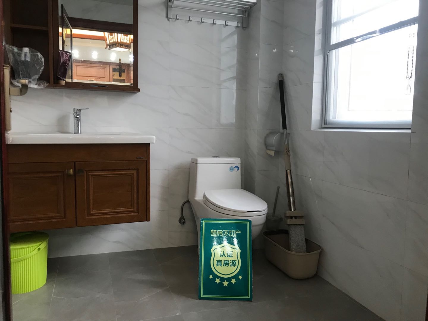 御江湾全新装修证满二三加一层联排别墅全屋监控设备价格美丽