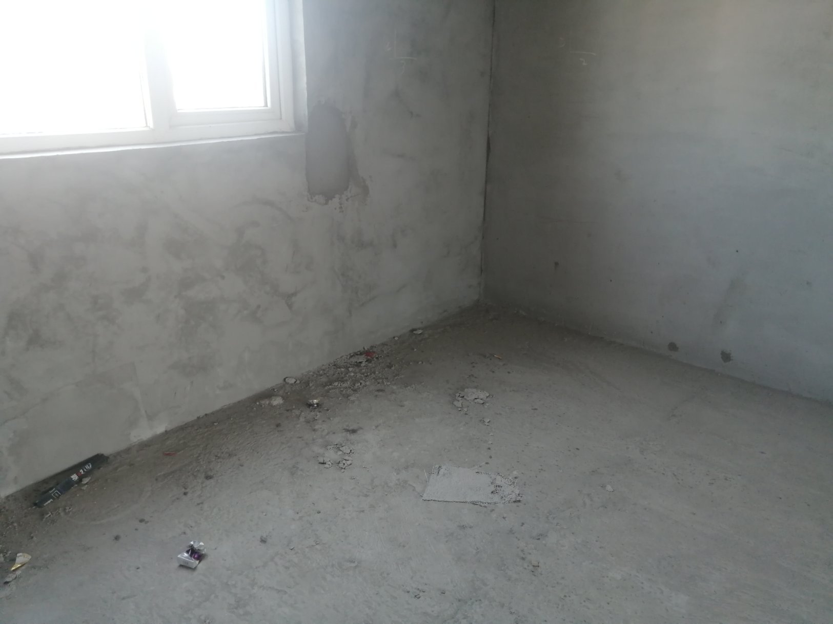 满庭春毛坯大四房三阳台湖景房有钥匙看房方便