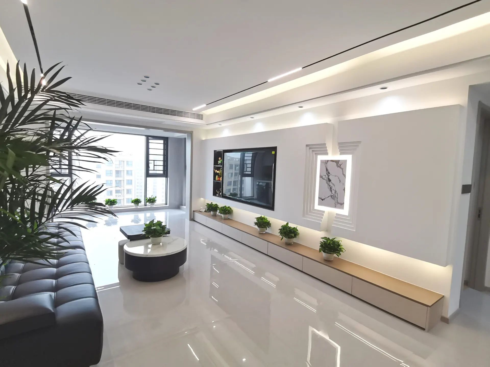 降价了，城南，御湖世家，凤凰楼，全新精装大三房二卫，新三中，业主包满二