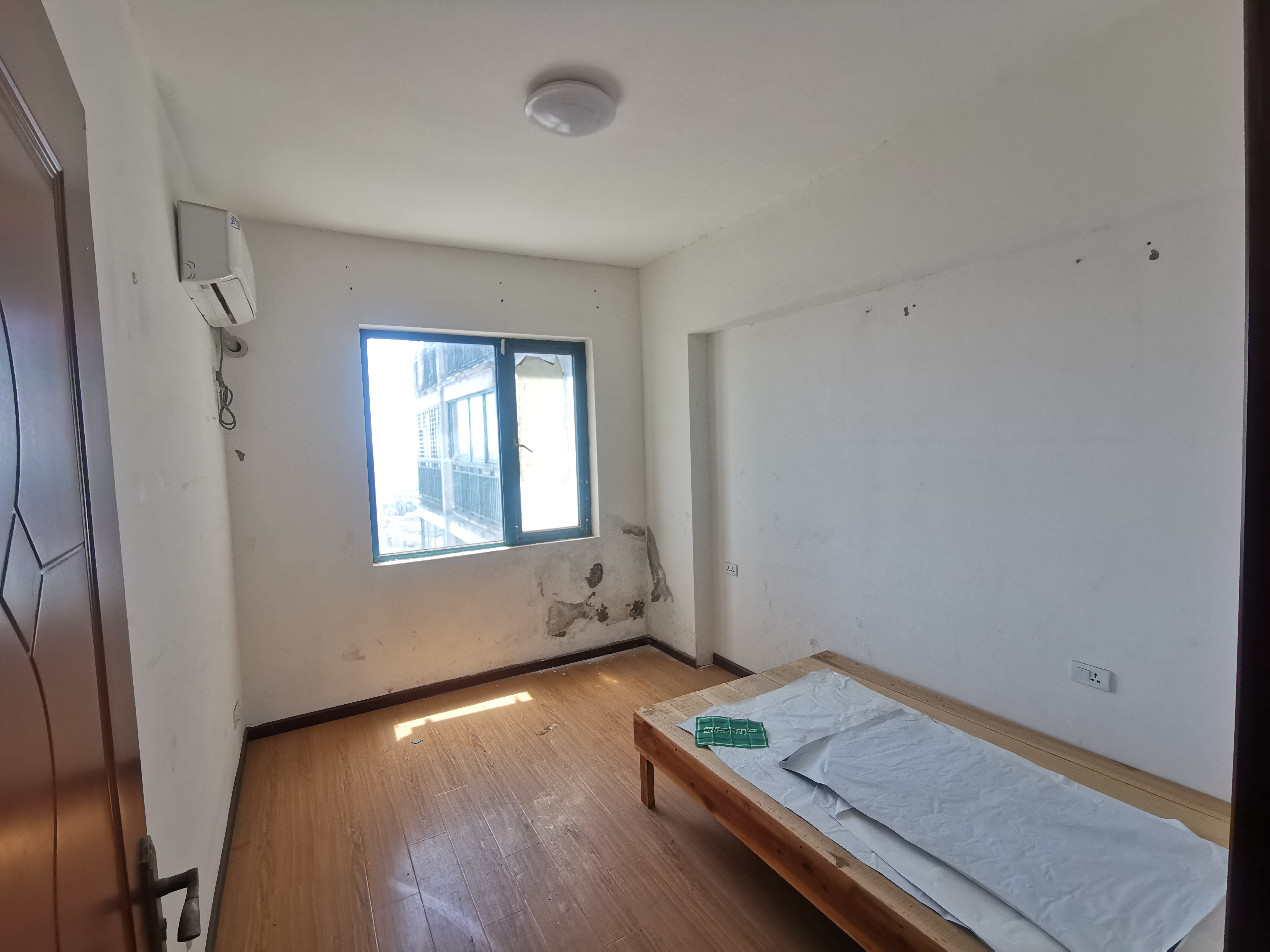 车站对面时代广场精装大三房南北通透好楼层看房方便低价出售