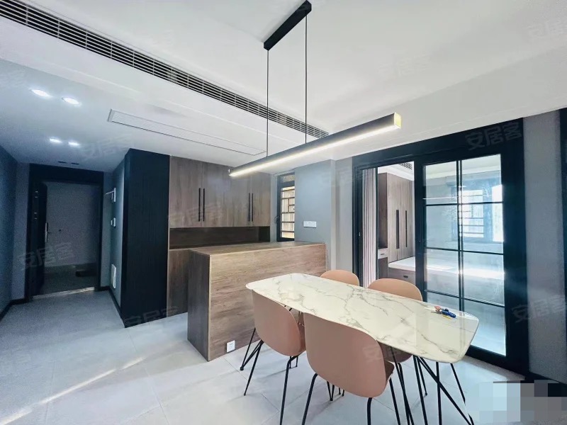 降价了，业主急售，城南，森林国际，电梯9楼，单价6500，双书包房就这一套，成色新，全屋中央空调