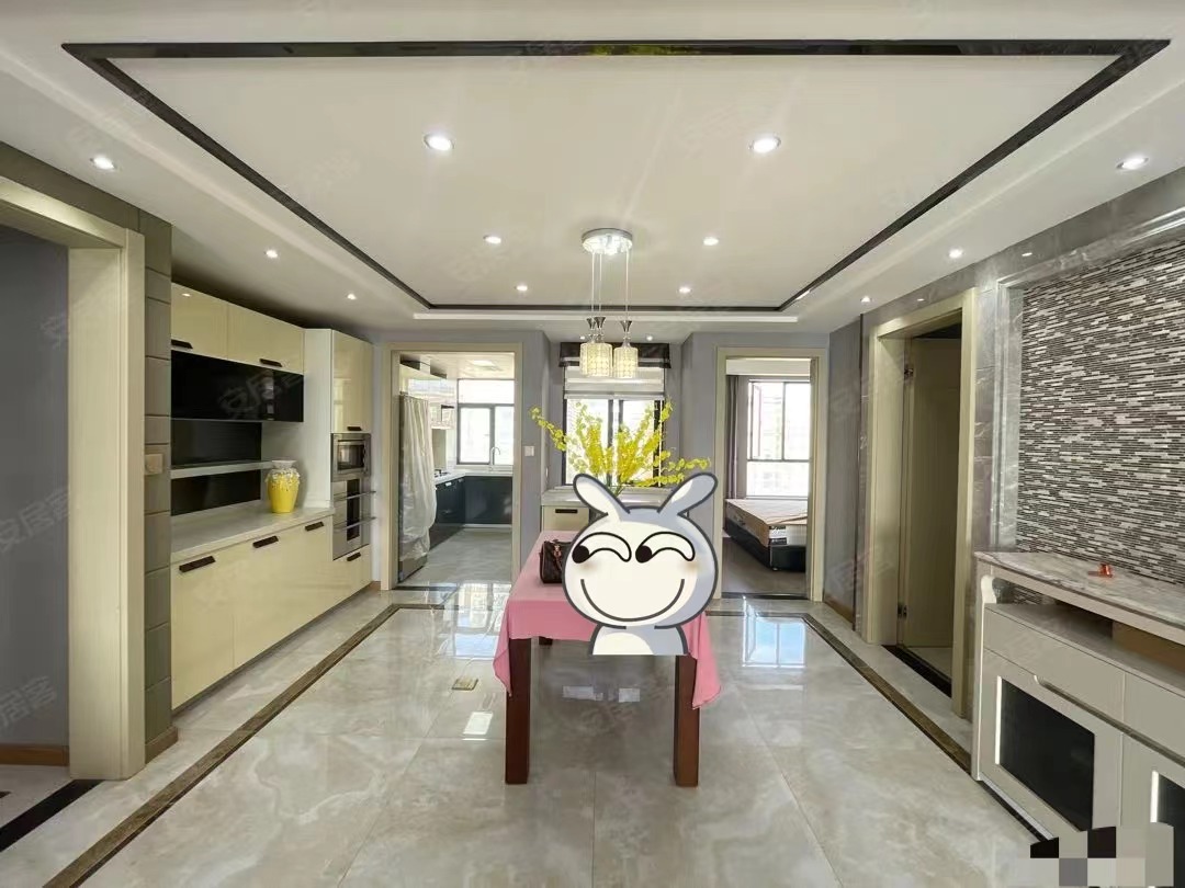 湖景房，仙女湖畔，精装大四房，全屋地暖，品牌装修，东边户