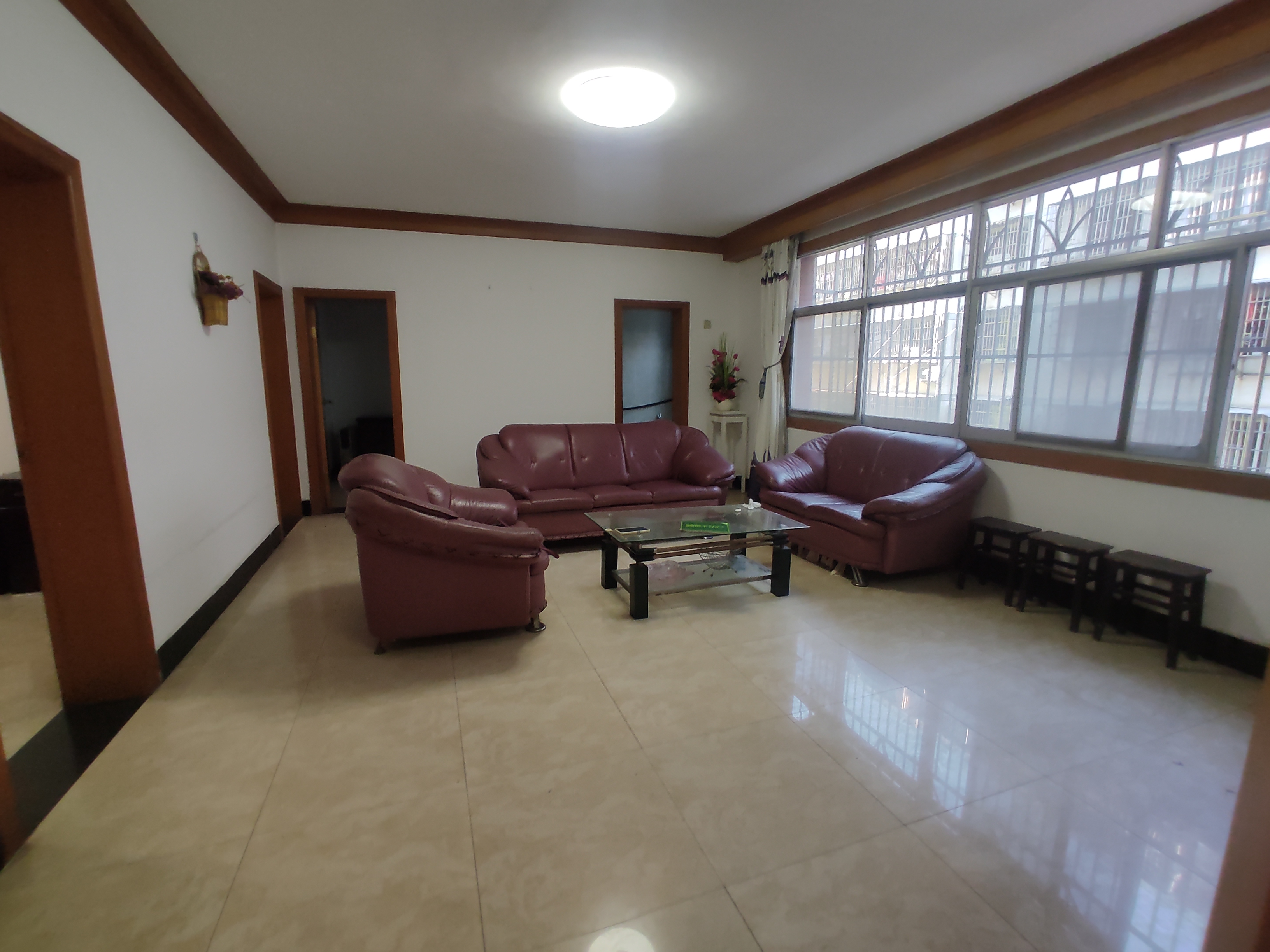 桃林园小区沔中北门大户型4房步梯好楼层看房约起来