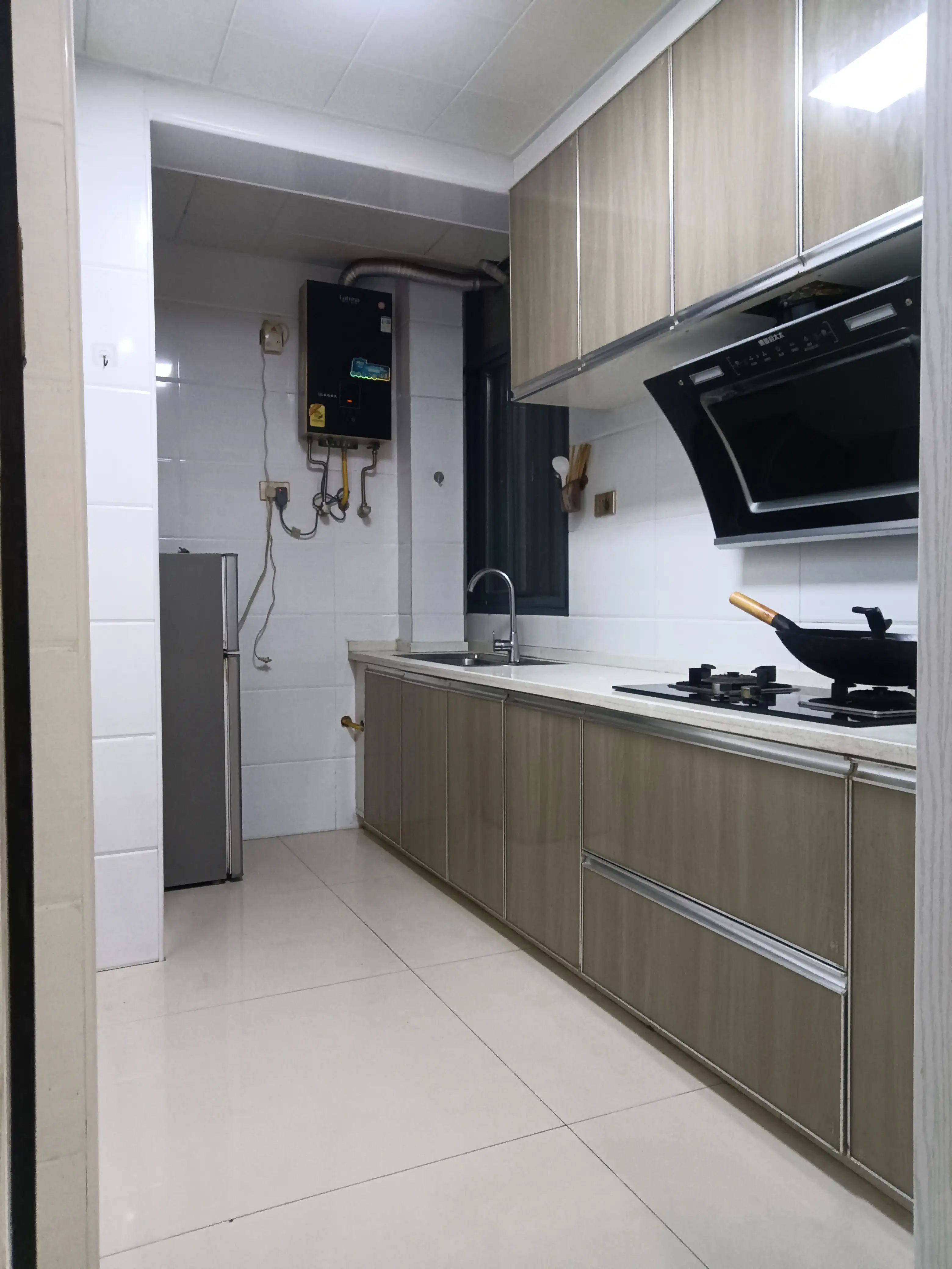 捡漏，城南，新街，电梯好楼层19楼，亏本出售，证满二