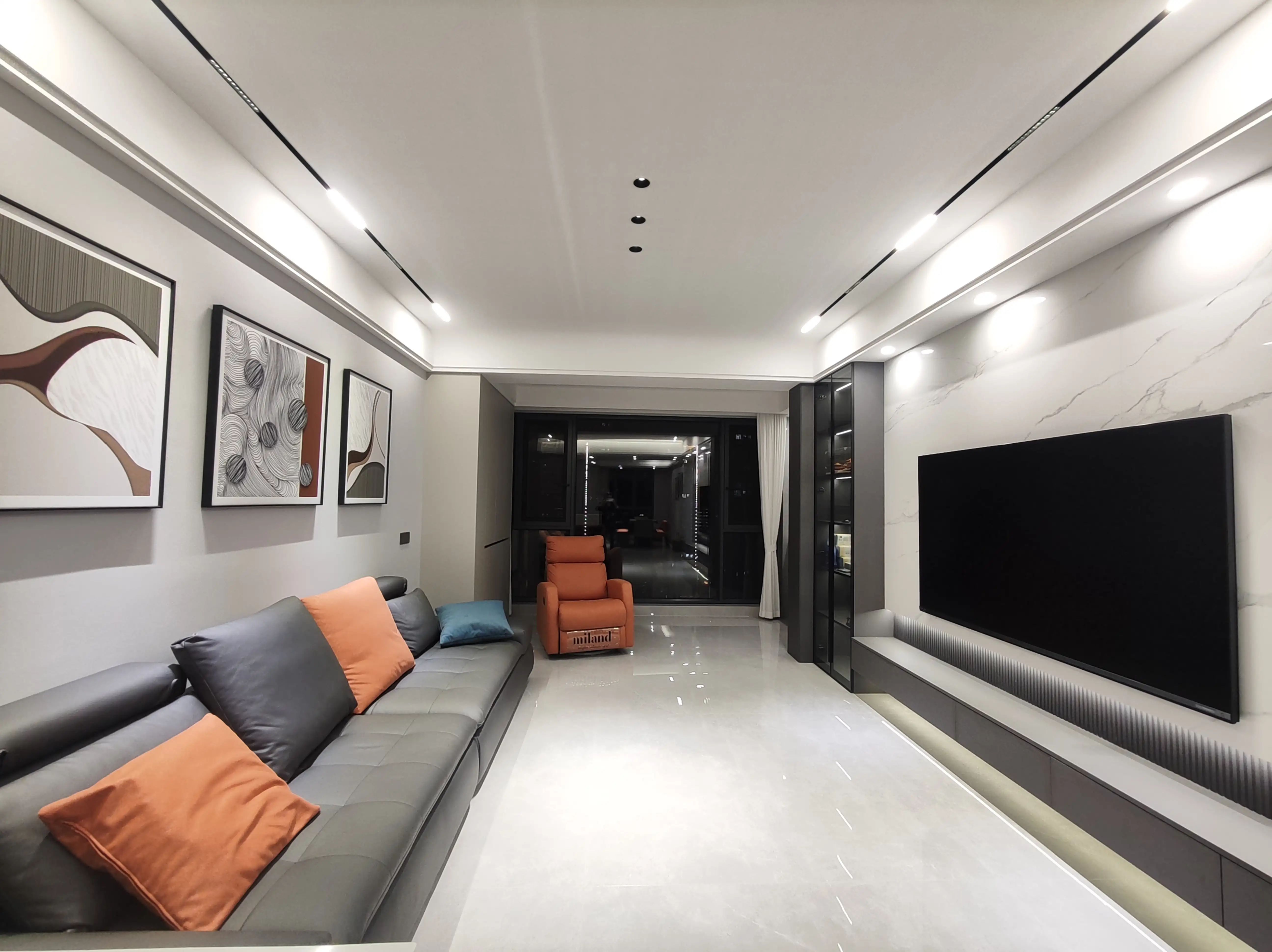 锦绣江山望府，业主自装，一天未住，精装三房两卫，全屋品牌定制，证满二