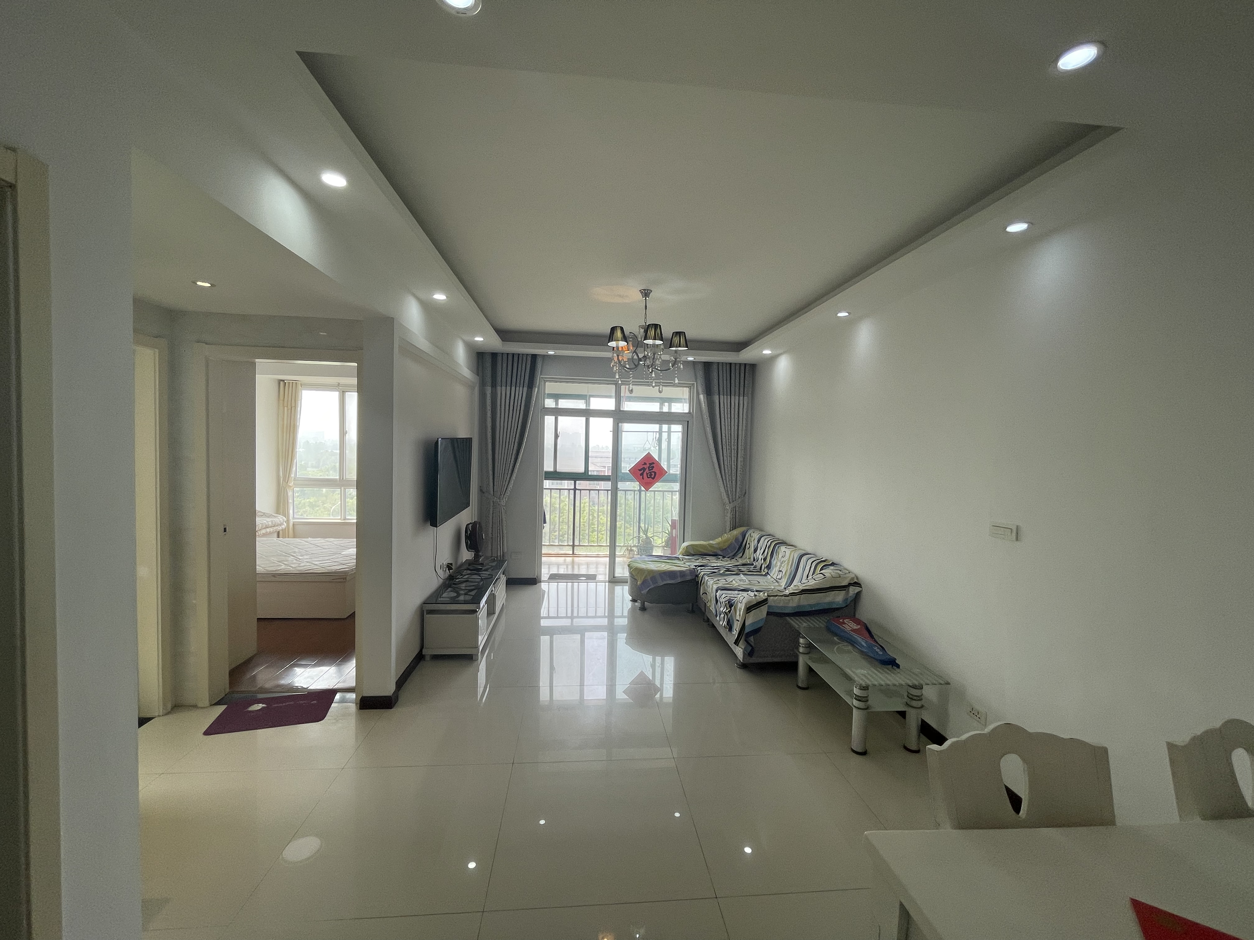 漫城林语带装修两房过马路就是读书的地方前面排阳光好