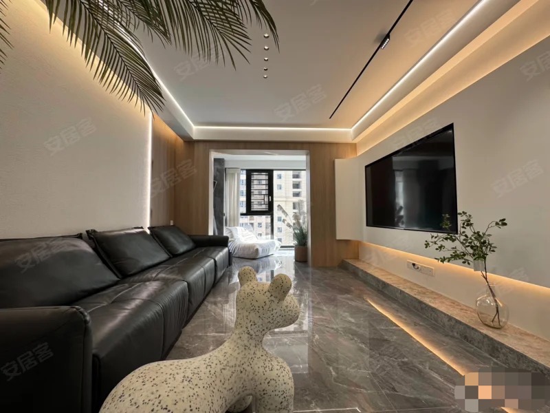 城南，翡冷翠，电梯好楼层，带车位，精装三房，诚心出售