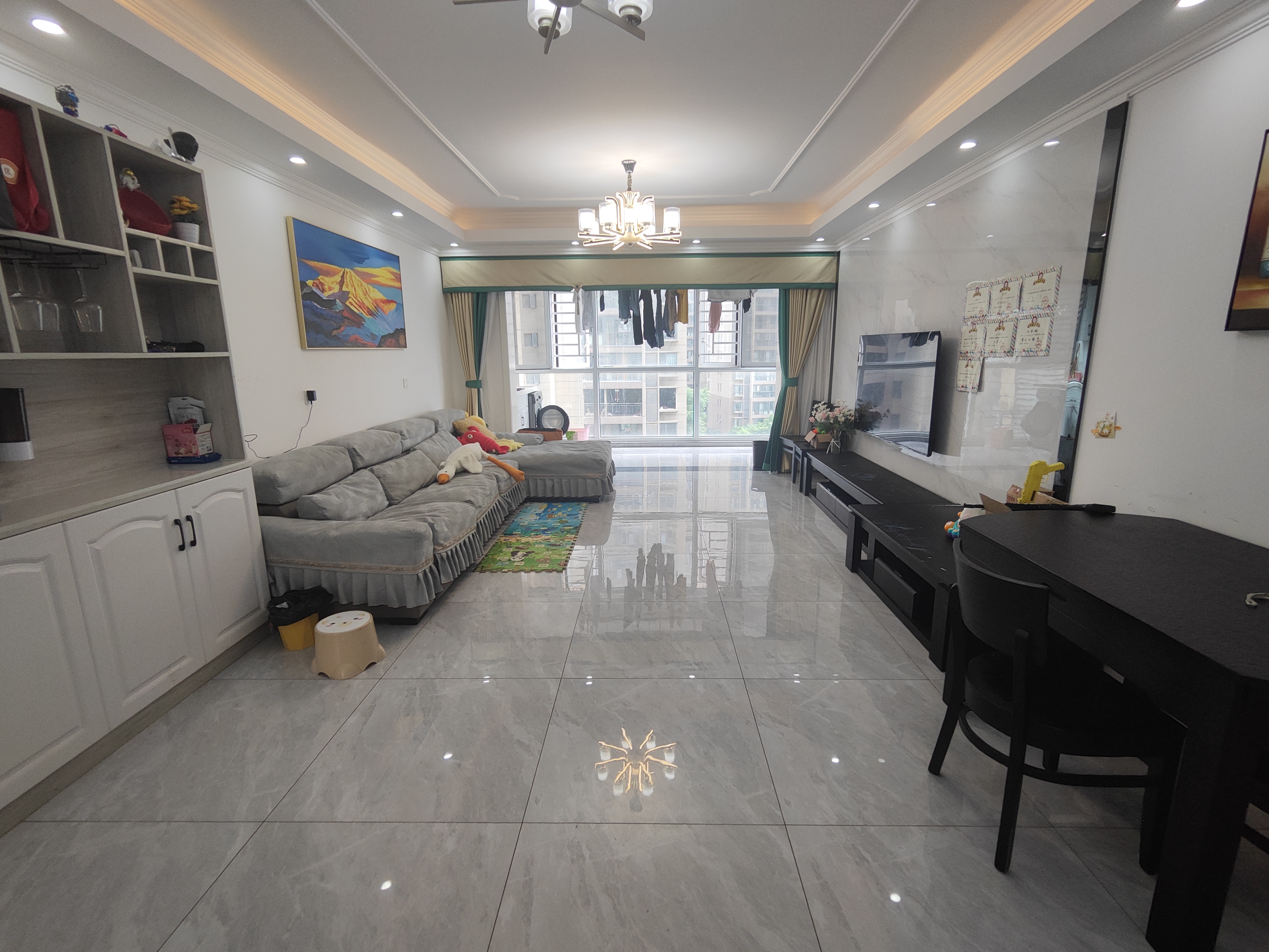 元泰未来城.精装四房.楼下就是學笑.出行方便.看房方便