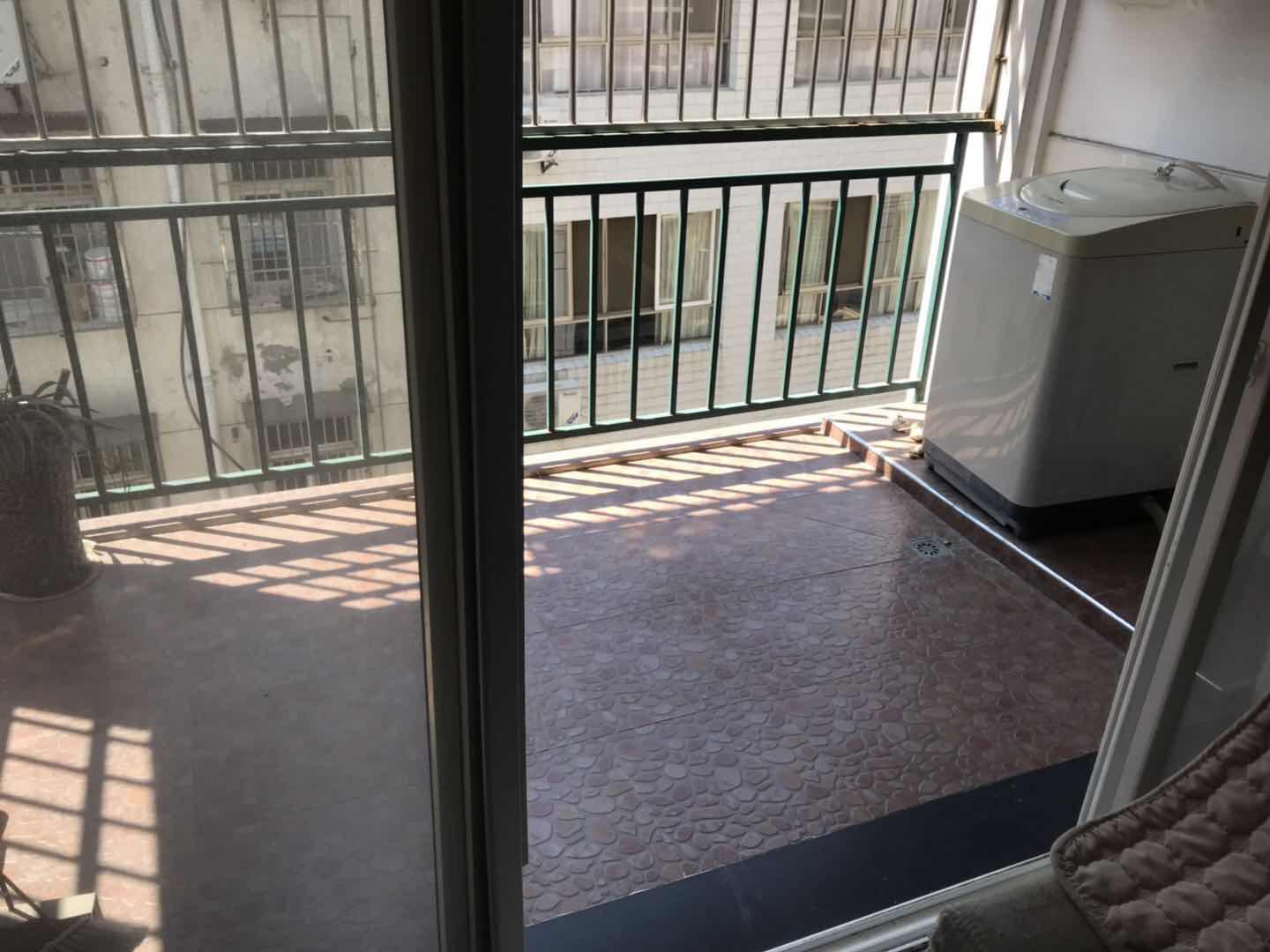 小城花园110平精装修3房2卫业主诚心卖房可压尾款