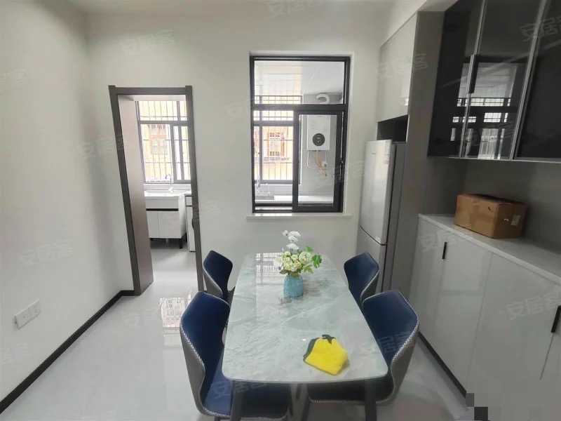 396，西桥附近，紫竹雅居 步梯三楼，精装3房， 有院子 ，家具家电齐全