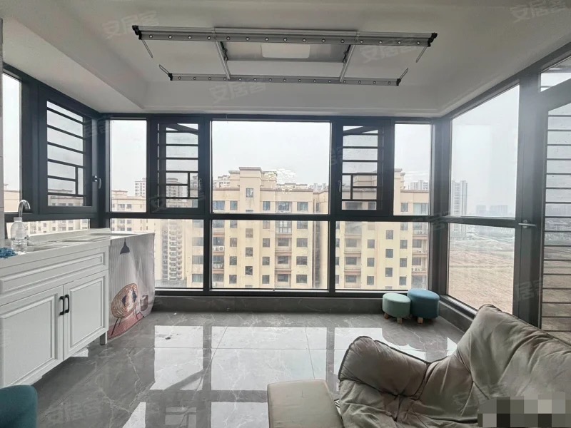 322，城南，荣怀，一梯一户，拎包入住，9.9成新，视野采光好，南北通透