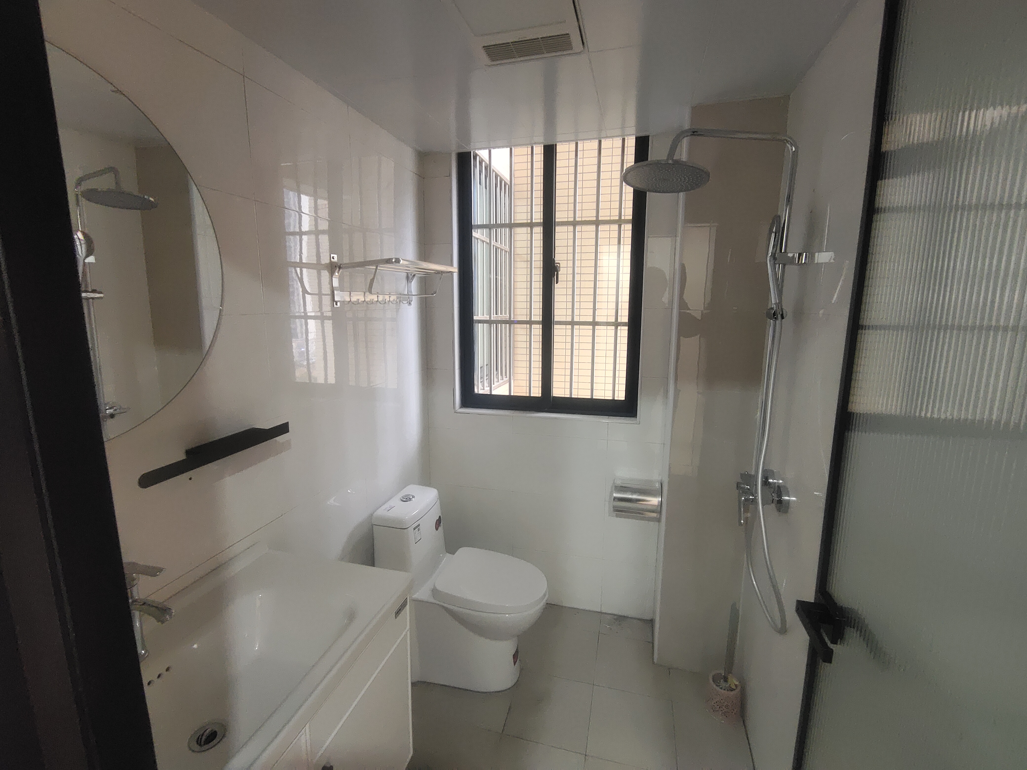 一品苑全新装修小高层好楼层采光好城南沔阳小对面包过户