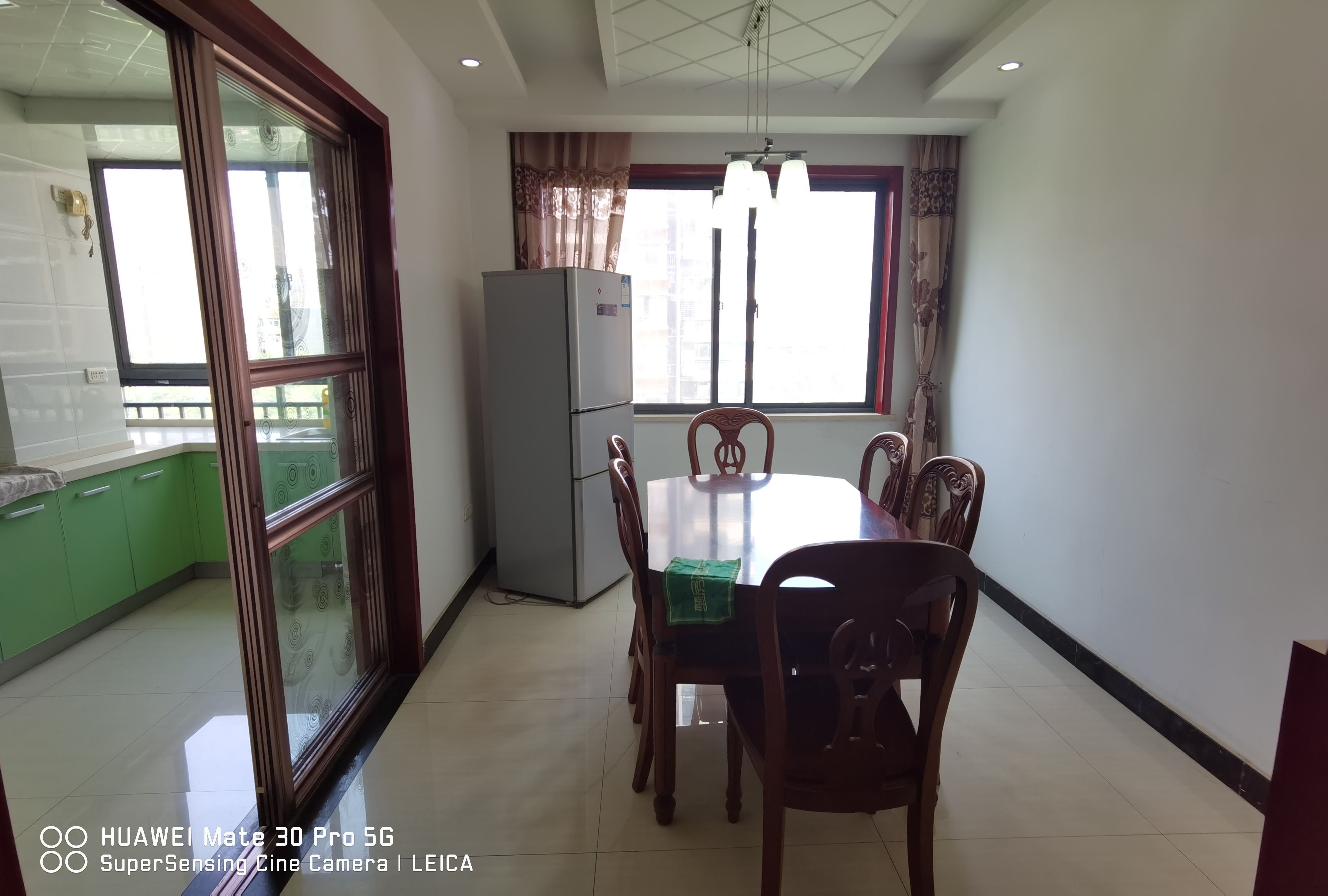 金域城邦精装三房拎包入住看房方便中间楼层来电咨询吧