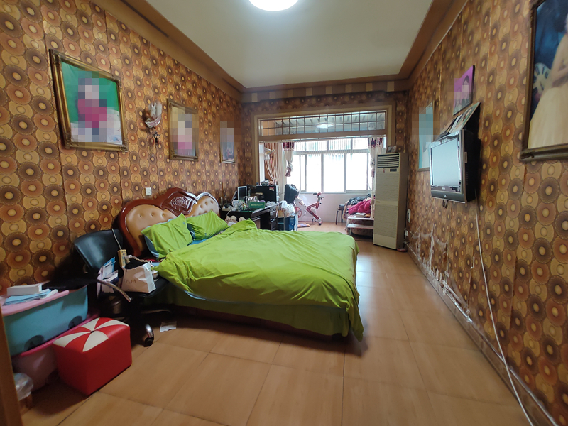 麻类宿舍精装大四房产证面积80几平实的面积150几平赠送面积超大老证小区停车方便