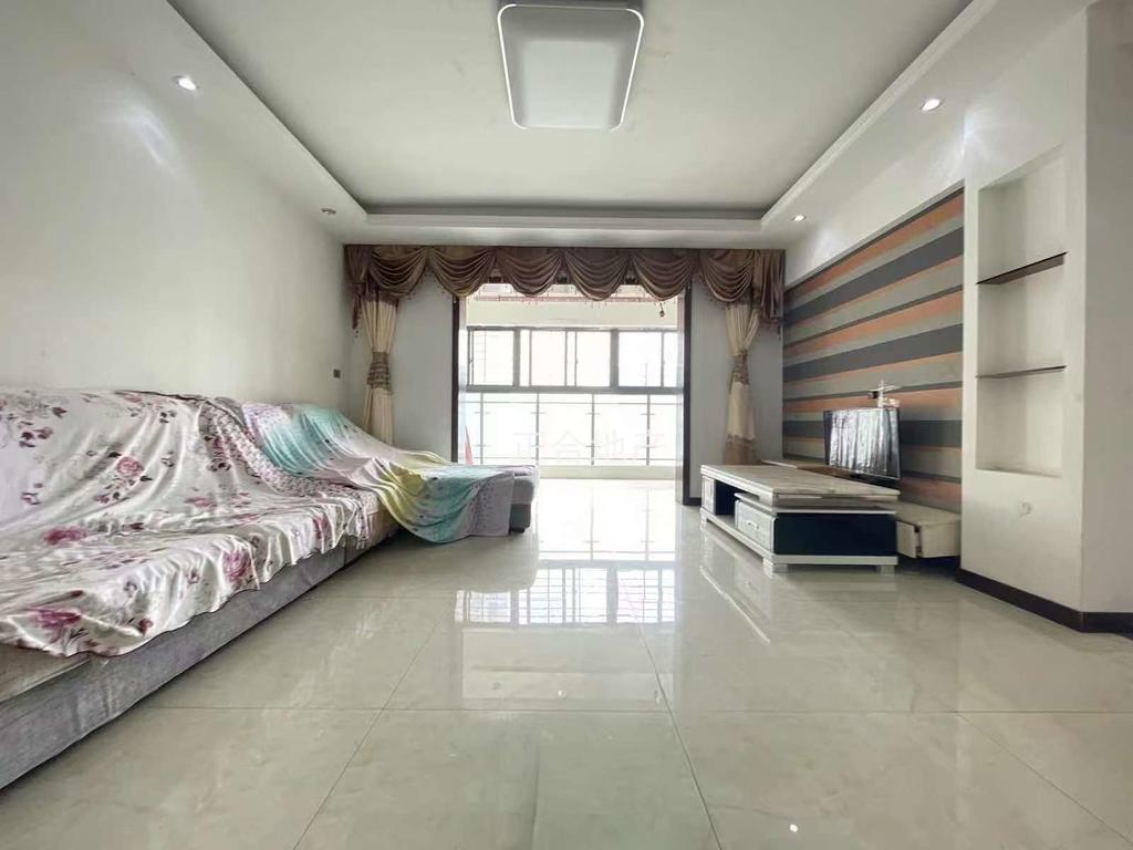 业主诚信出售， 城南，福星城，精装三房 ，电梯好楼层，单价4400，证满二