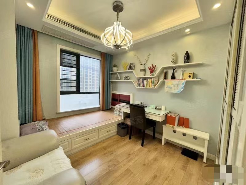 278，新城壹号，湖景房，精装大四房2位，纯边户，成色新，好楼层，南北通透