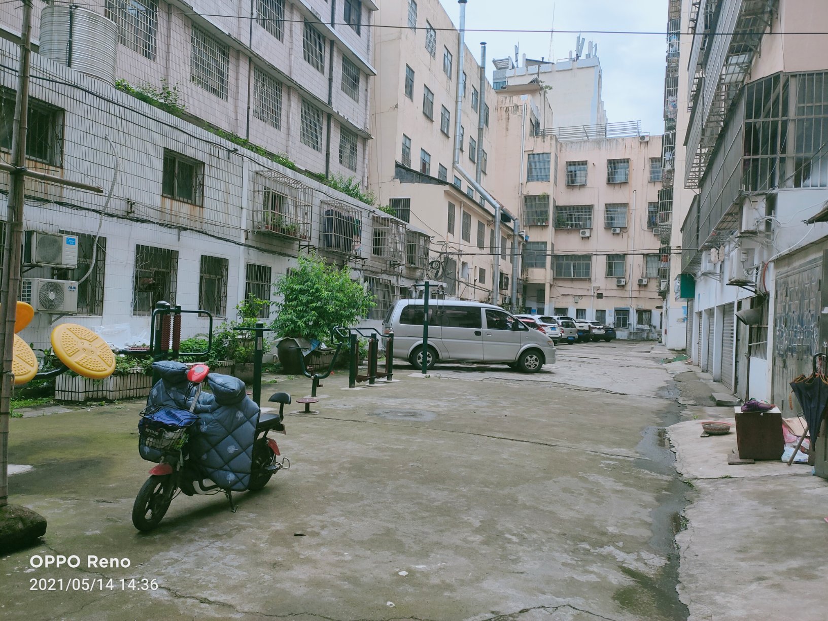 仙桃龙华山派出所旁80平地下室18万元