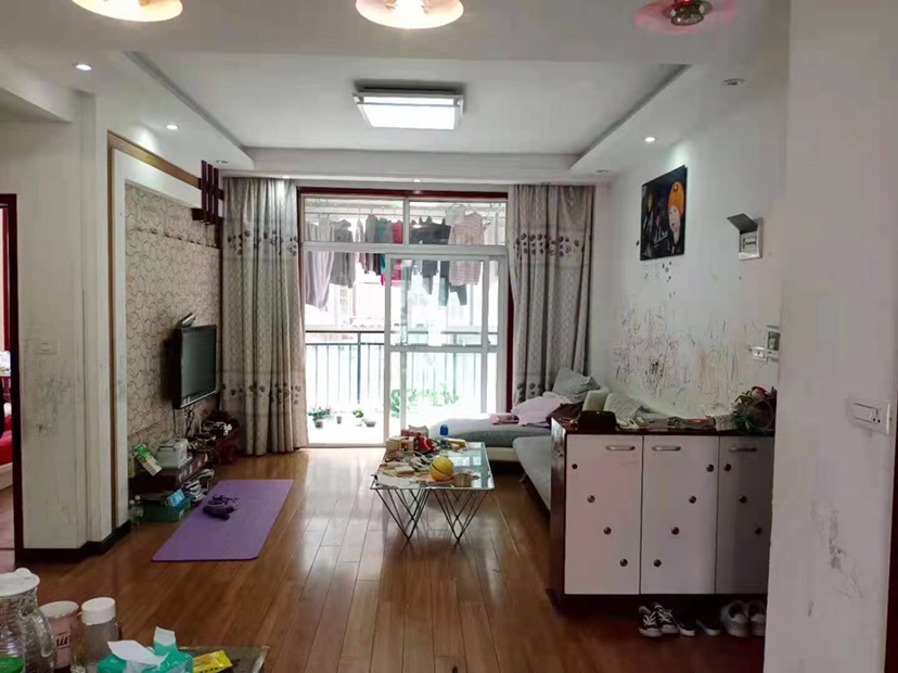 香岸华府1楼，适合养老，门口