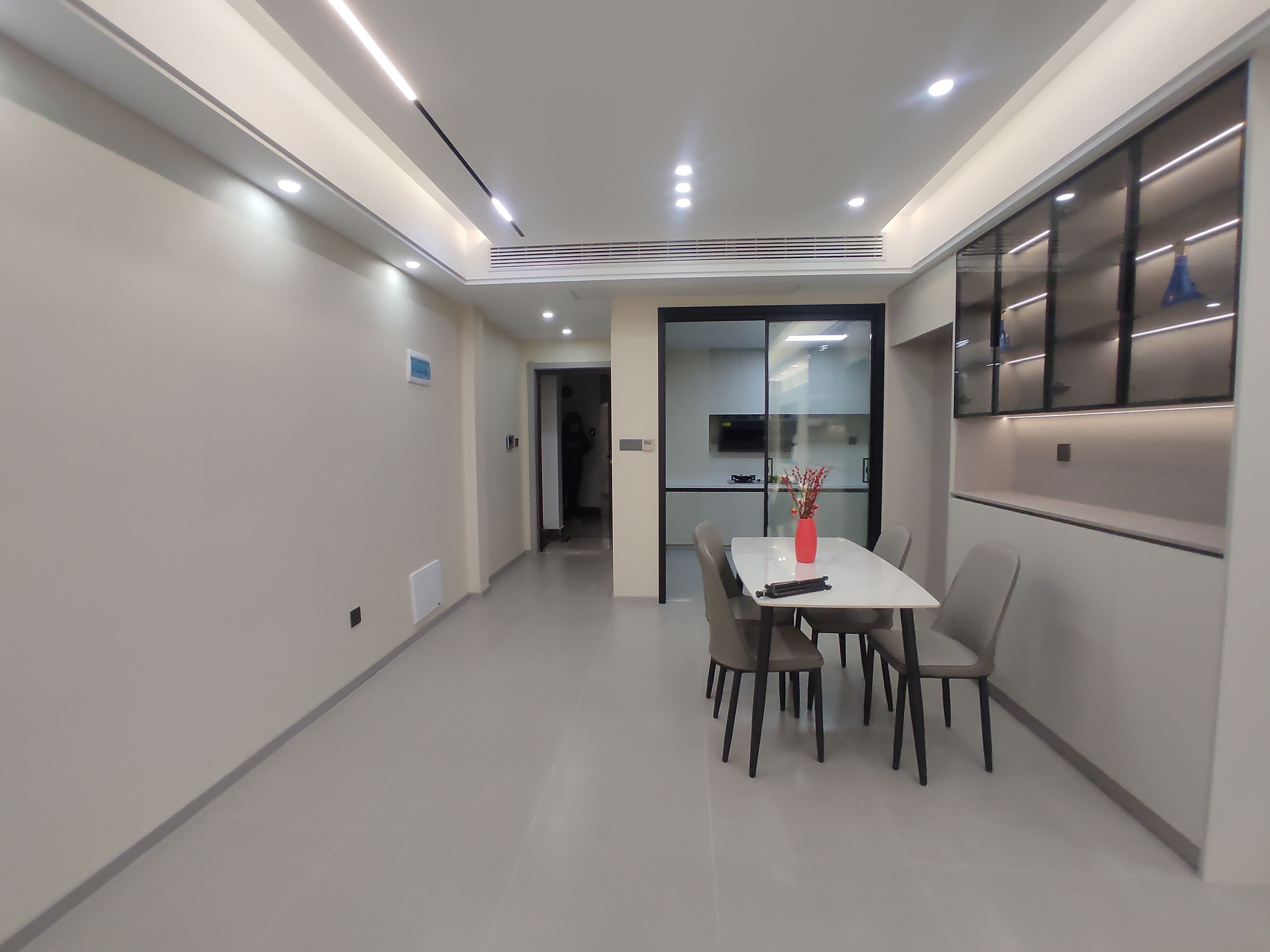 御湖世家全新精装三房阳光楼楼间距宽小区绿化覆盖广现房送车位