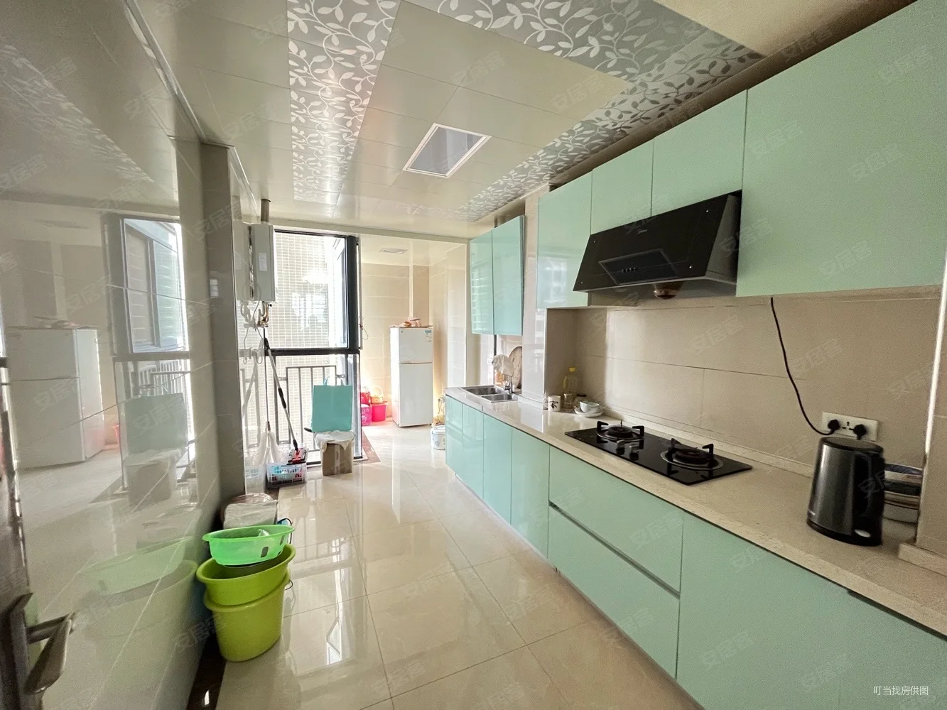 世纪雅园3室2厅2卫电梯中间楼层精装修58万优价出售！