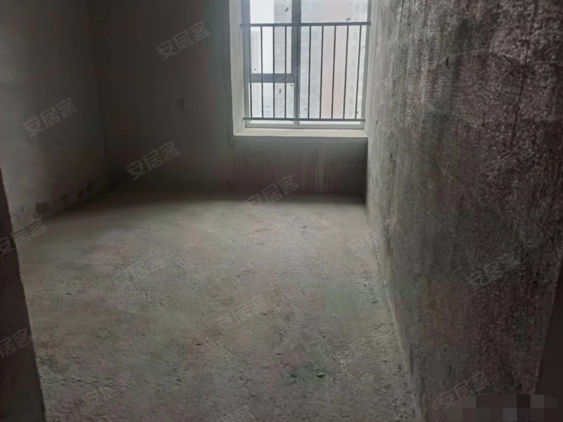 338，城南，蓝天白云，次新小区，毛坯3房2厅2卫，单价5700+，证满二，捡漏