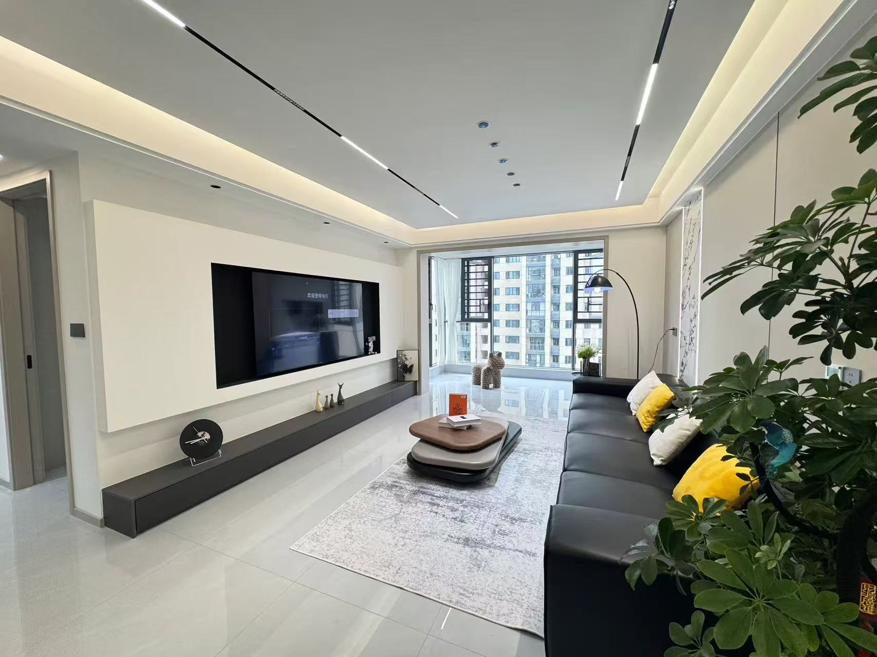 沔阳公园，吾悦广场旁，金台花园，精装三房。朝阳三中小，证满二