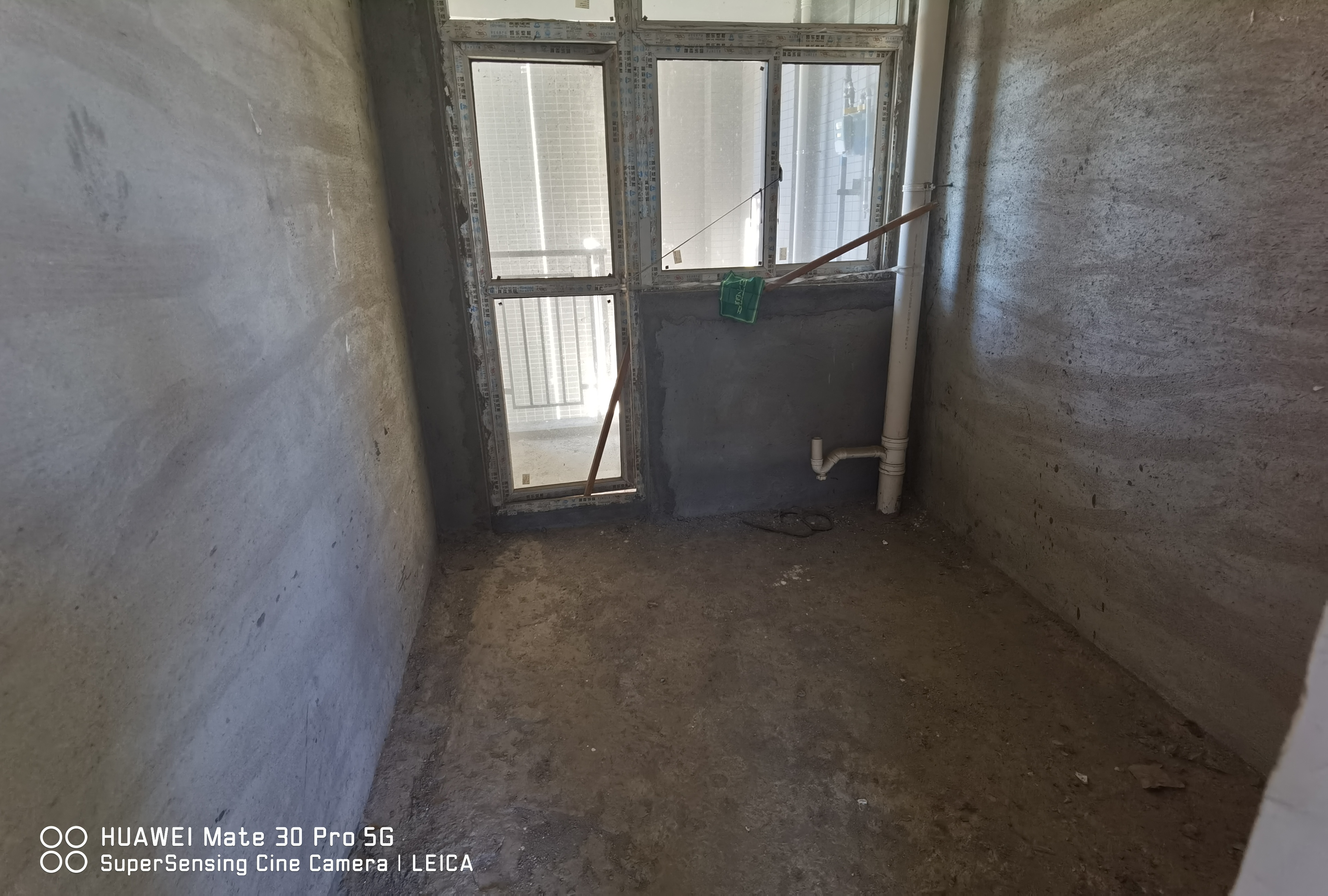 世纪雅园毛坯四房南北通透看房方便三开间朝南出行方便