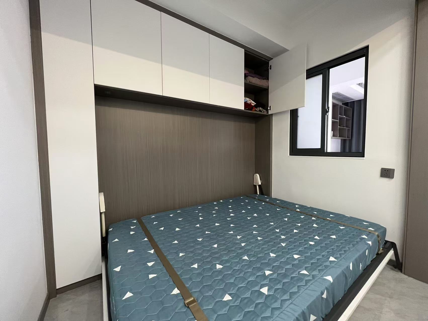 急售，商城，江滩公园旁，电梯精装2房，电梯好楼层，几乎全新