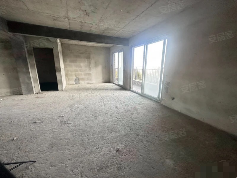 251，业主诚心出售，和合国际，东边户，采光视野好，两房，南北通透，证满二