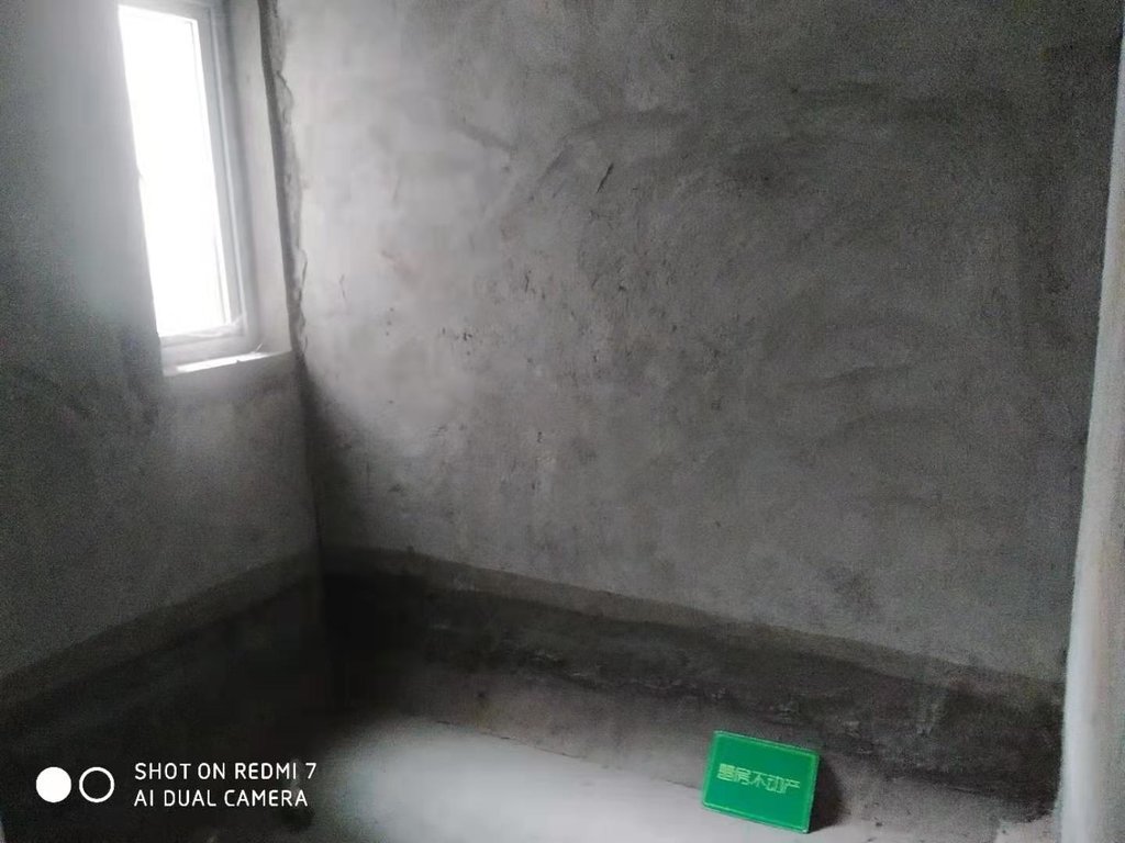 滨江新城毛坯大三房南北通透好楼层看房方便诚心卖