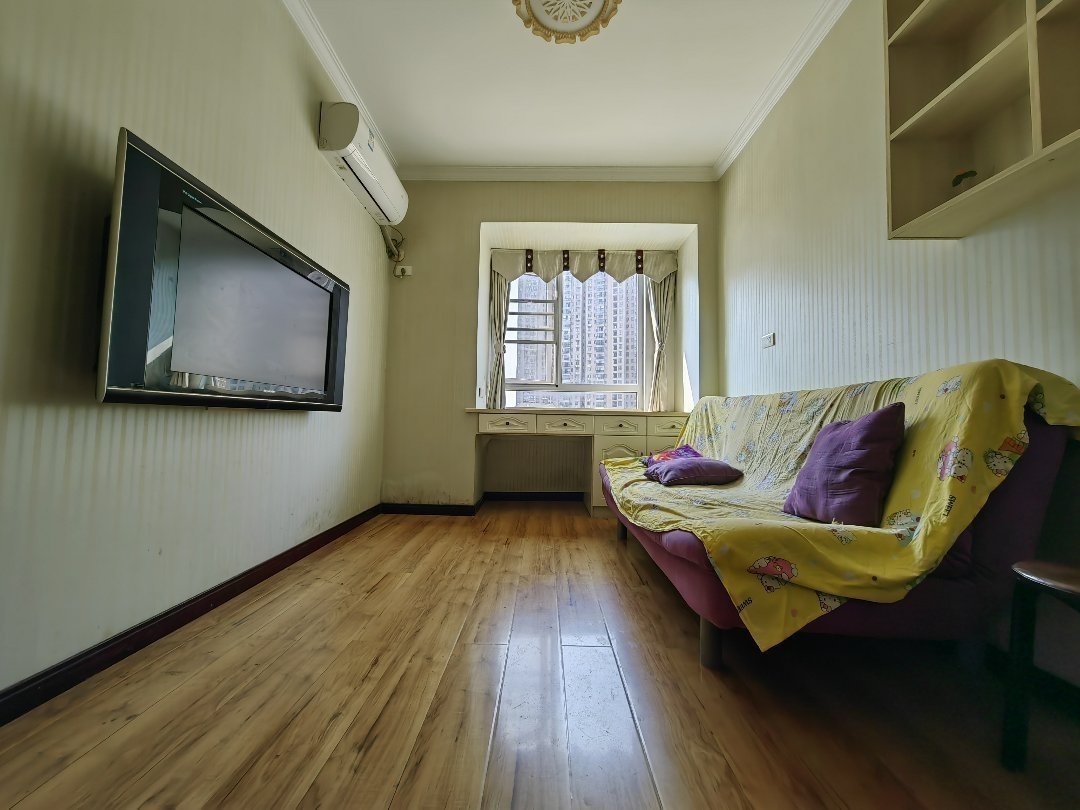 和合国际城4期精装修家具家电全配优价出租！