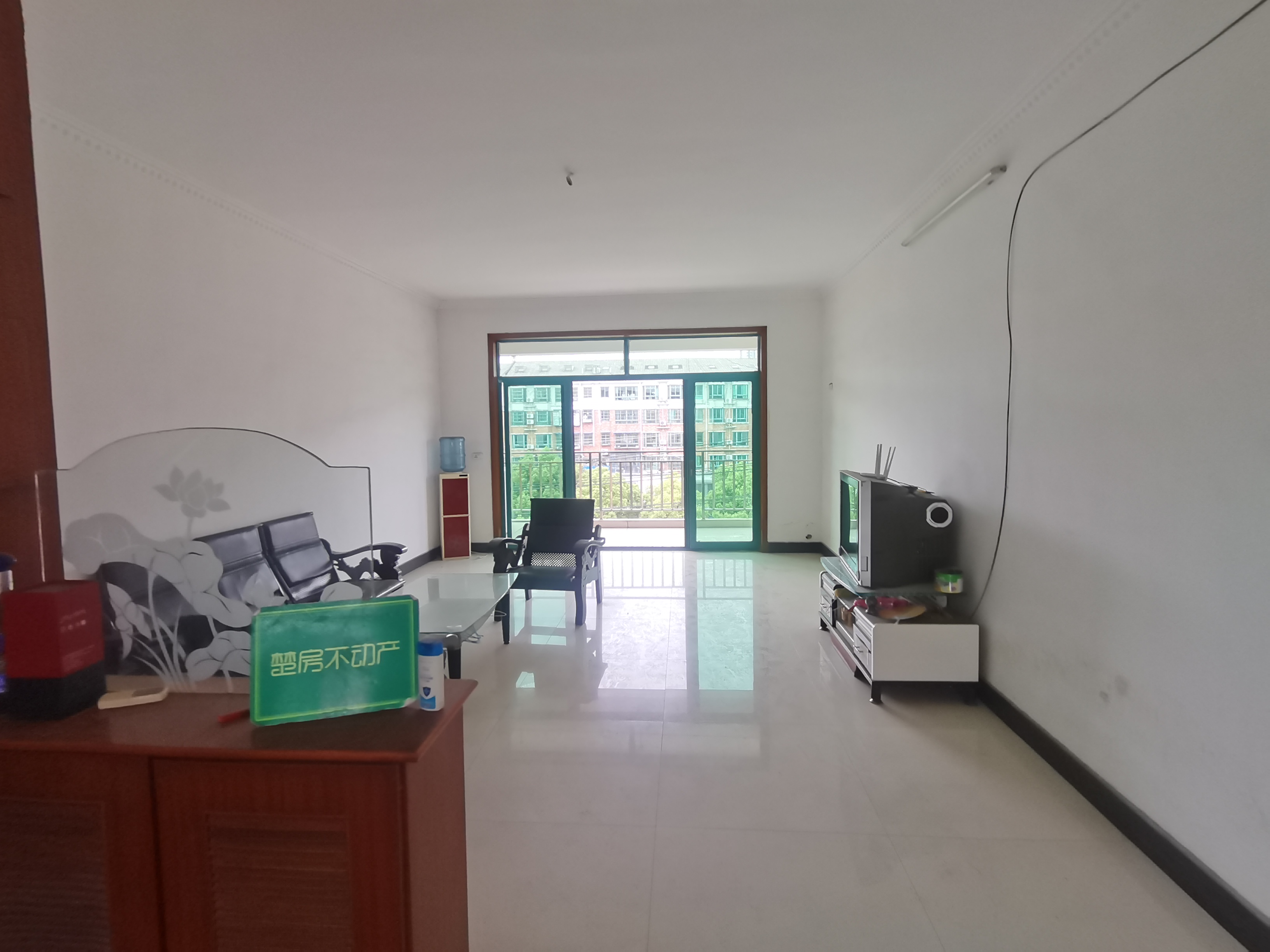 青青家园 大三房 南北通透 户型方正 三个阳台 看房方便