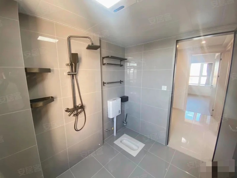 降价了，捡漏，润泽天下，精装大三房，全新装修，单价4800，证满二