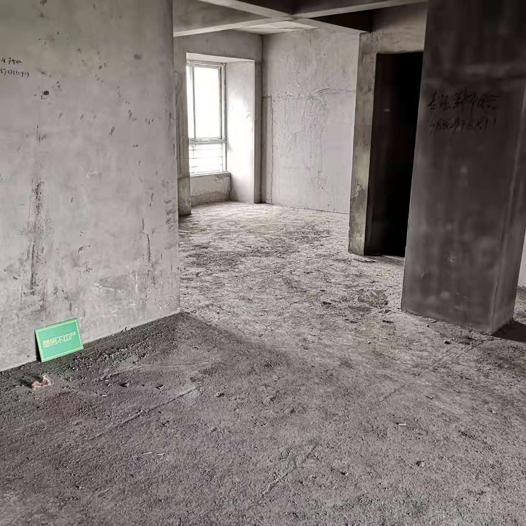 漫城林语 毛坯大三房 户型方正 看房方便 诚意出售！