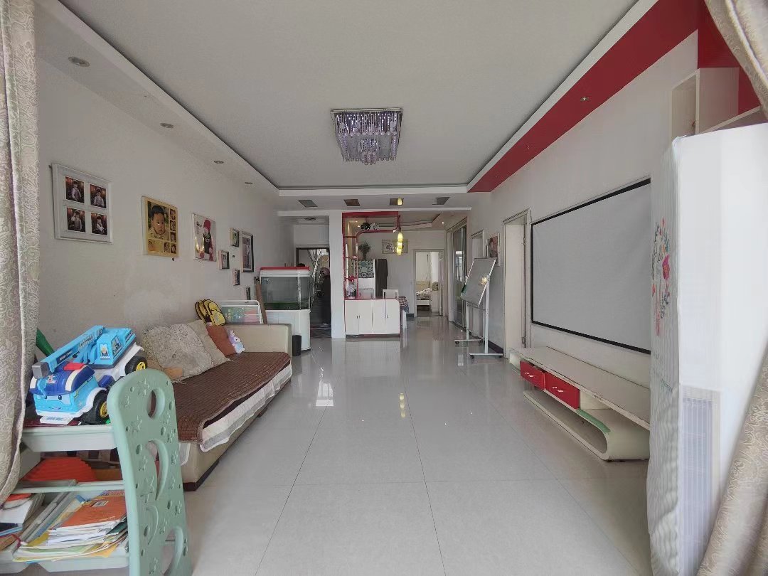 世北春花园.精装三房.证件满二.小区有出场好停车.看房方便