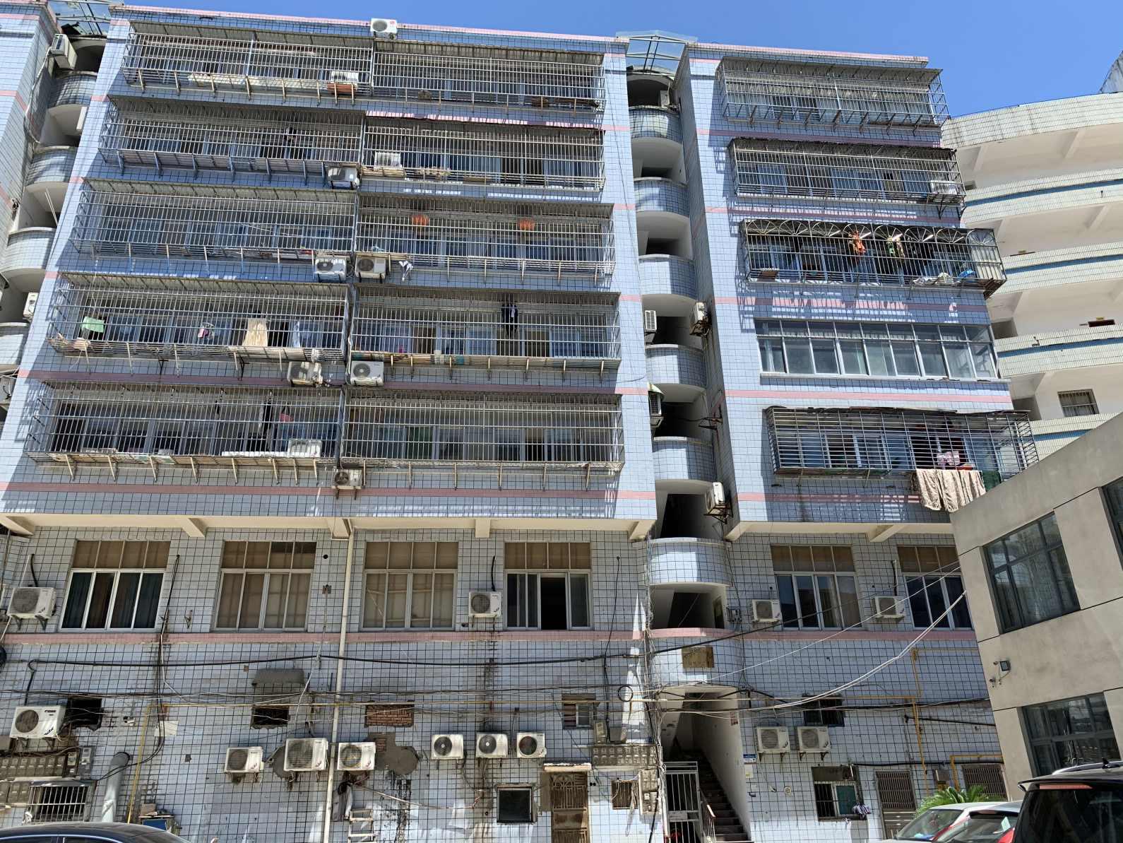 武商旁五建宿舍，精装修三房，步梯中间好楼层