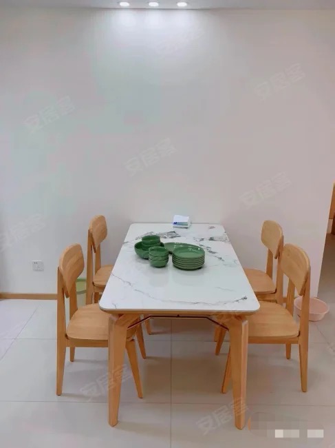 404，蓝天新城，人车分流小区，精装3房2厅2卫，满二，好楼层