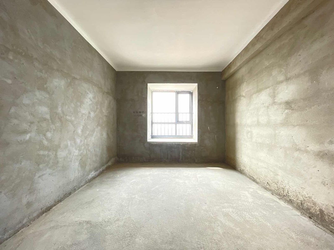 沔阳公园旁，亏本出售，捡漏，森林国际，好楼层，单价5000，证满二。二中、二小、