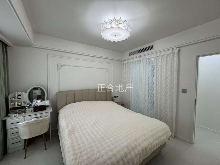 降价了，急售，城南，吾悦，电梯好楼层7楼，精装三房二卫，​全屋中央空调拎包入住