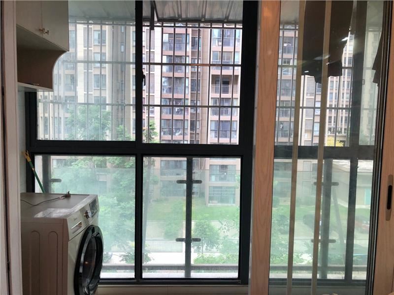 城南新三中旁精装电梯房拎包即住 就在家门口