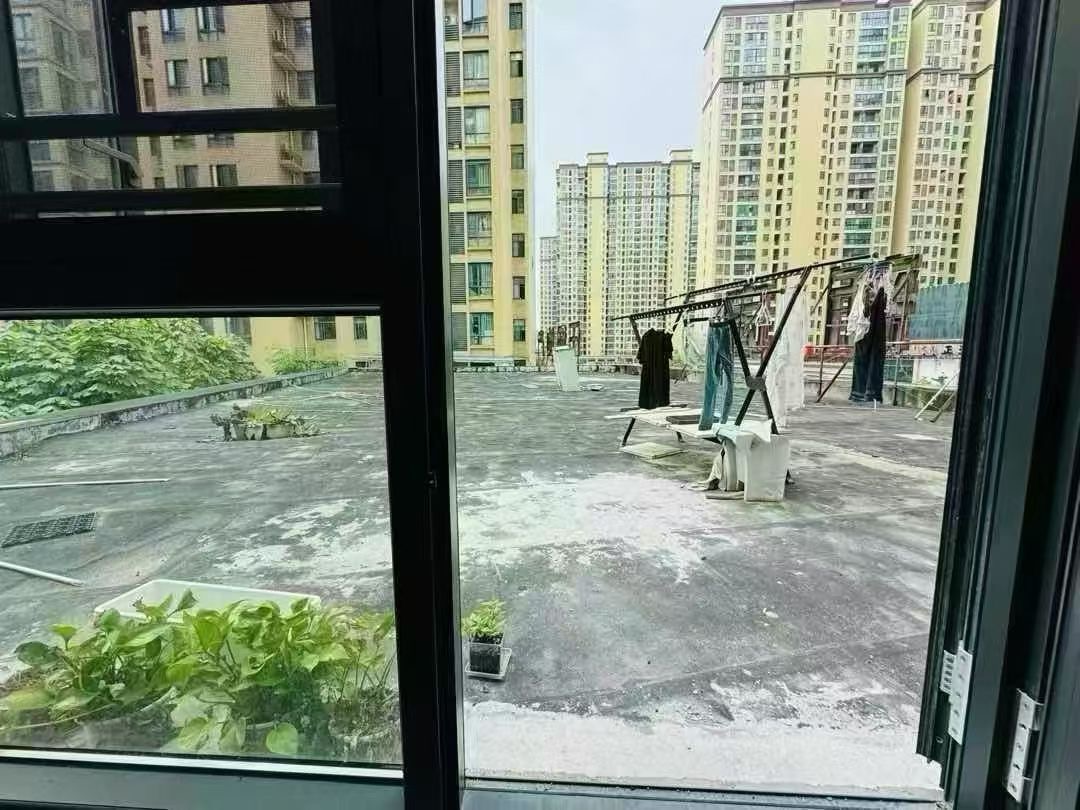 城南，新城壹号，精装9成新，带大露台，精装两房，