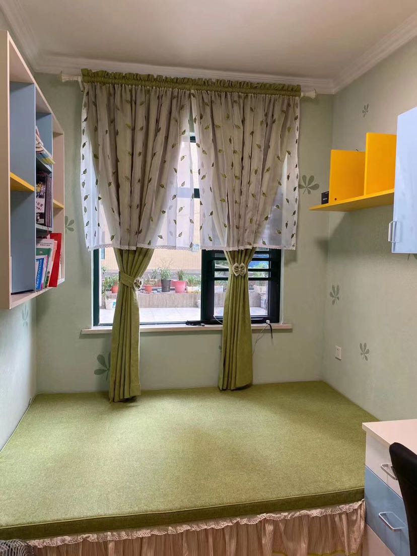 新城一号电梯小高层，送超大露台，交通便利，上学方便，急售