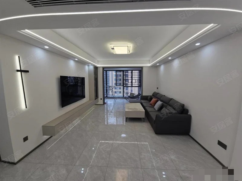 395，南城新区，交投满庭春，精装四房，单价5千多点 ，拎包住，捡漏