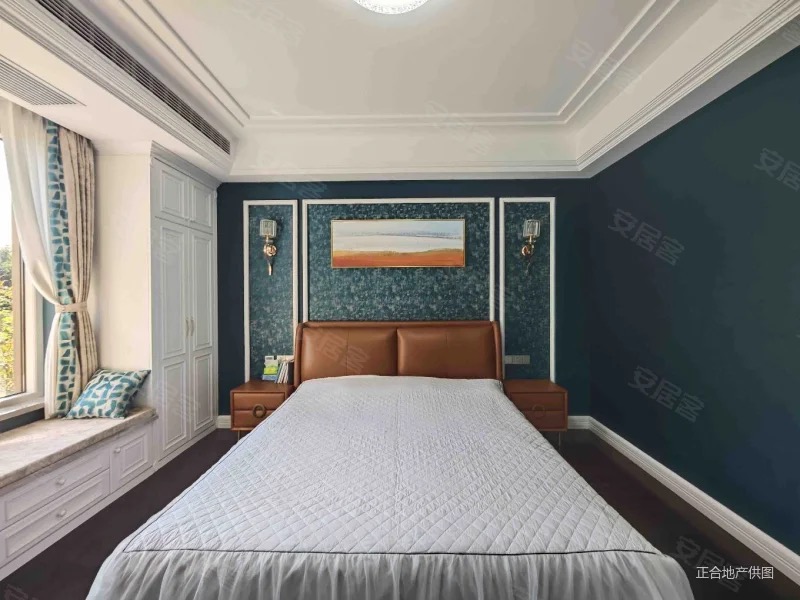 房东诚心出售，绿地香格里拉，一二楼复式​带花园洋房，有车位，