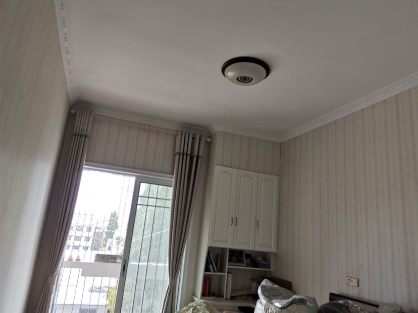 仙源 旁装修三房，陪读不错选择，证件满二，送1楼20平地下室