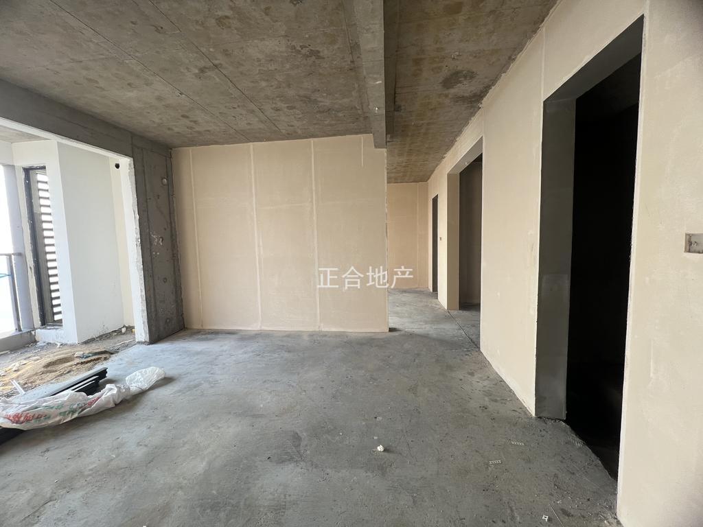 城南，吾悦华府现房，毛坯3房2卫，中户，中高楼层，房东包满二过户