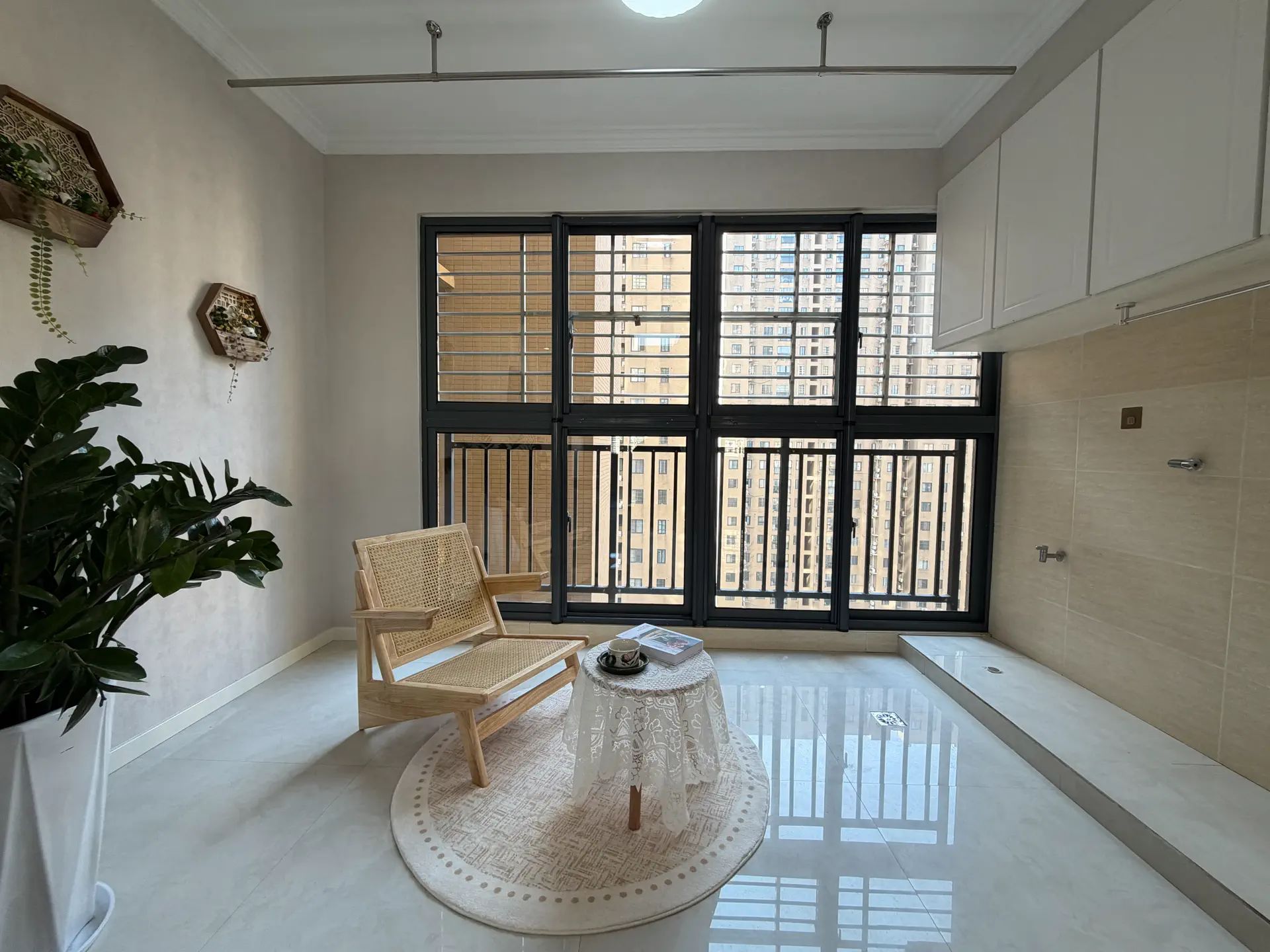 翰林公馆，边户，单价4400，精装三房，双阳台，中间楼层，证满二