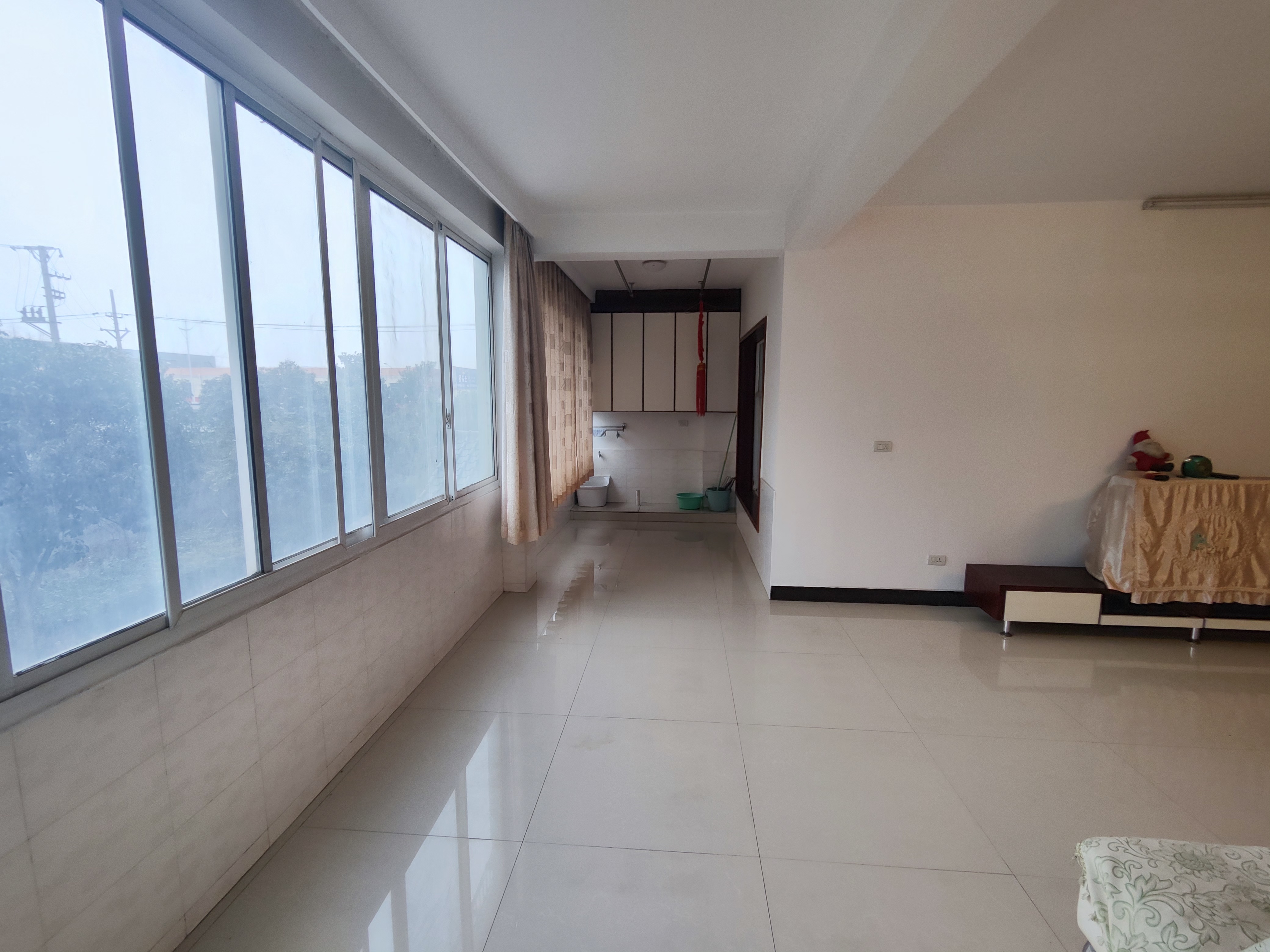 恒迪附近不动产单位宿舍带地下室前面无遮挡停车方便闹中取静看房方便